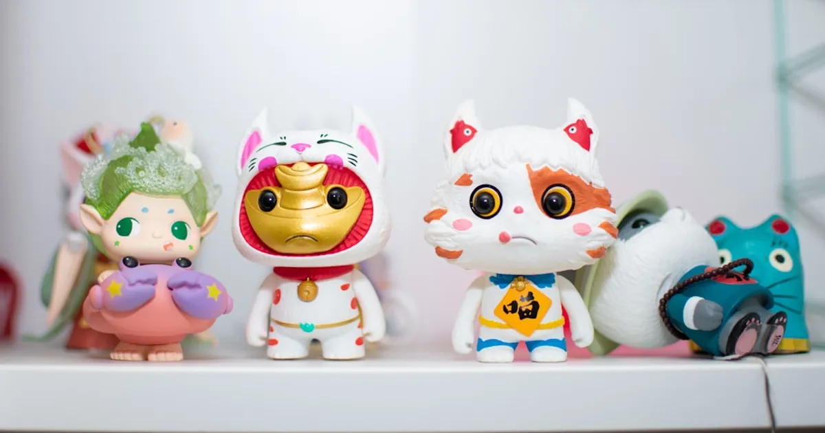 labubu or crybaby: which blind box actually owns you